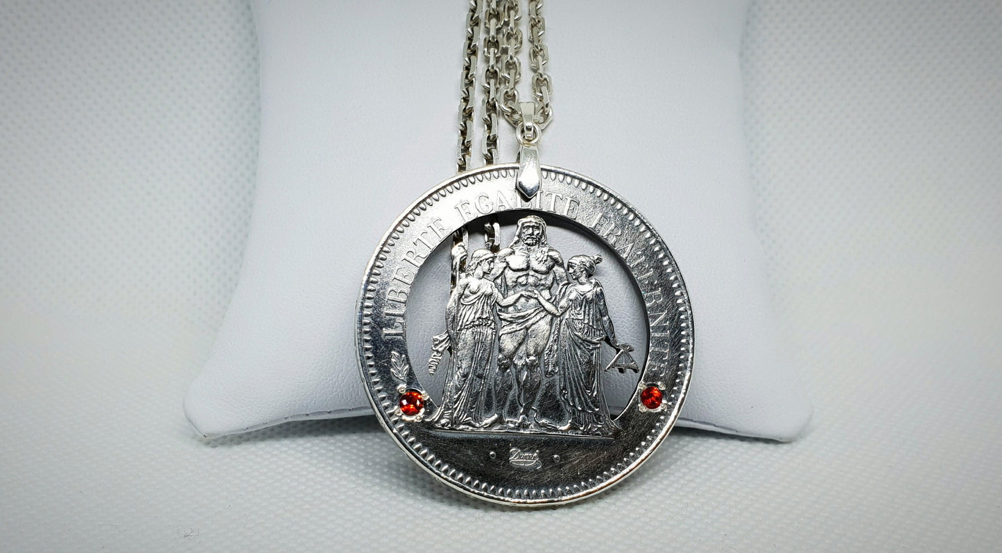 Pendentif pièce de monnaie 50 Francs "Hercule" en argent découpée a la main serti de rubis