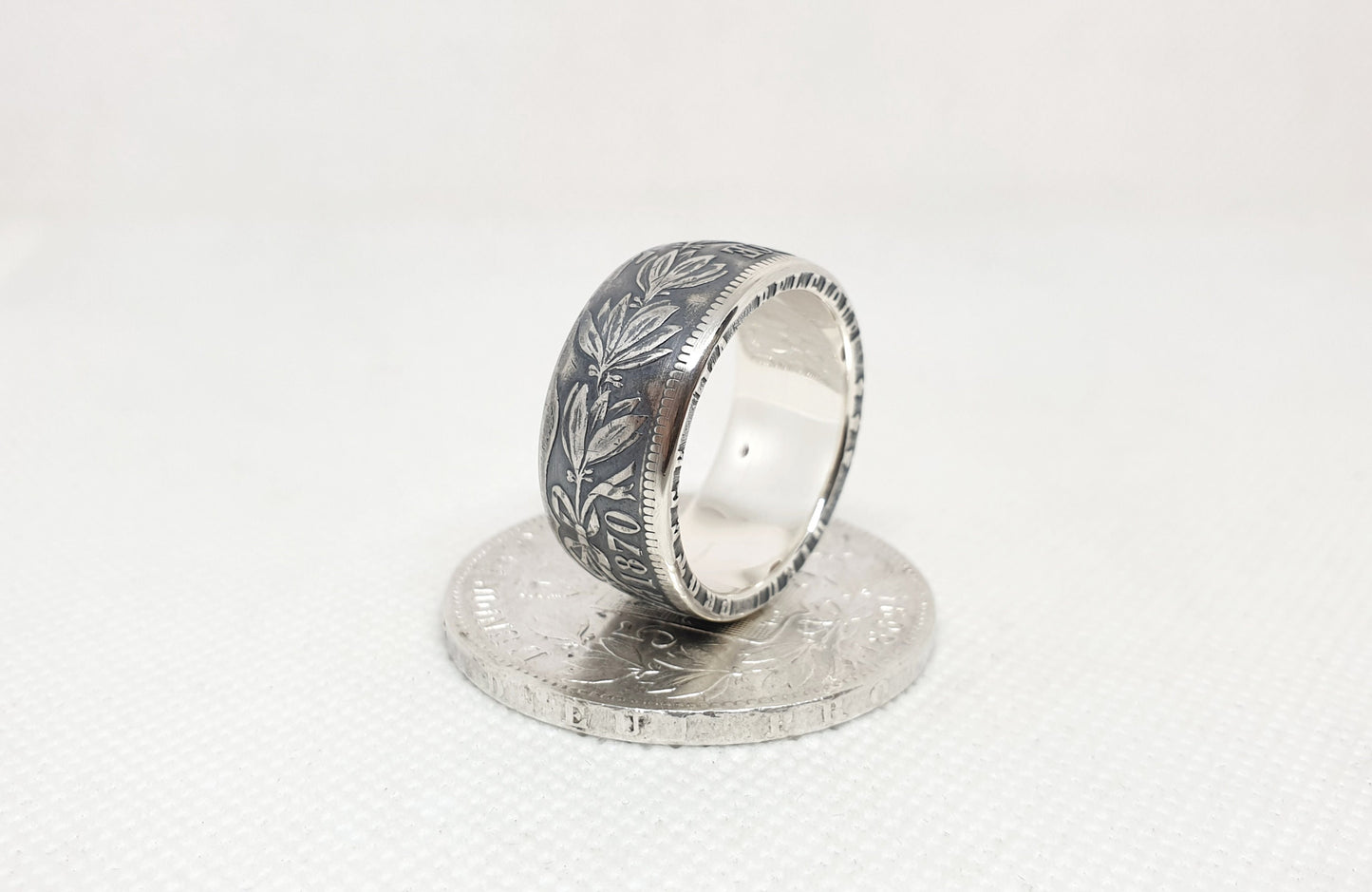 Bague pièce de monnaie 5 Francs de Belgique en argent style alliance avec gravure (coin ring)