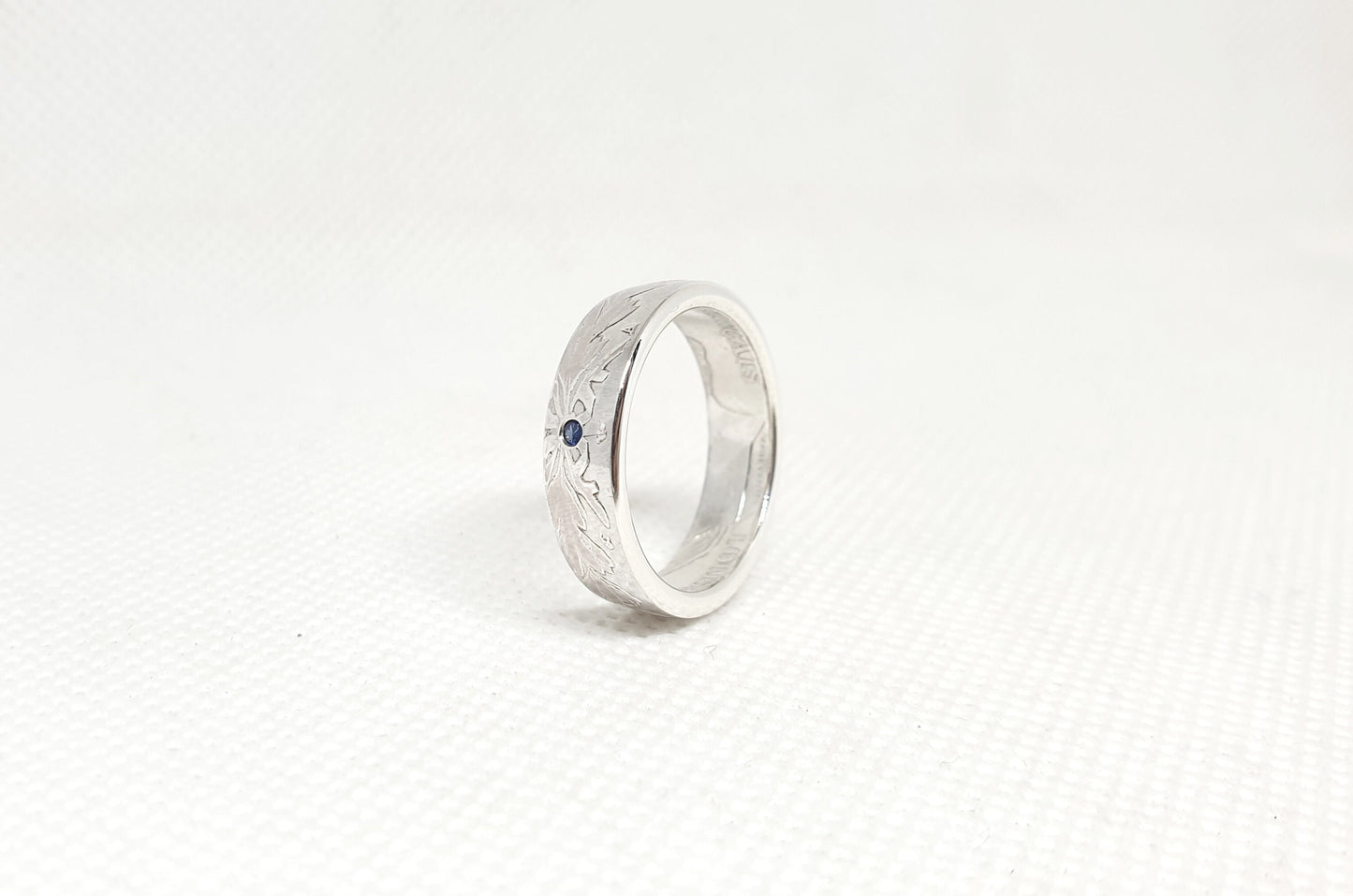 Bague pièce de monnaie 1 franc Louis Philippe en argent style alliance serti d'un saphir (coin ring)