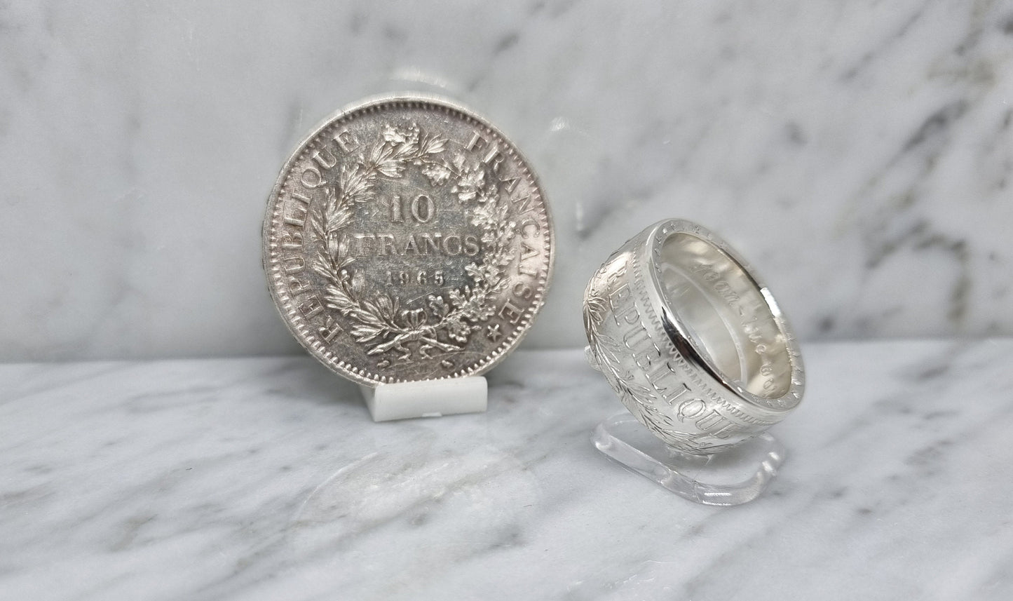 Bague pièce de monnaie 10 Francs Hercule en argent style alliance serti d'un rubis avec gravure (coin ring)