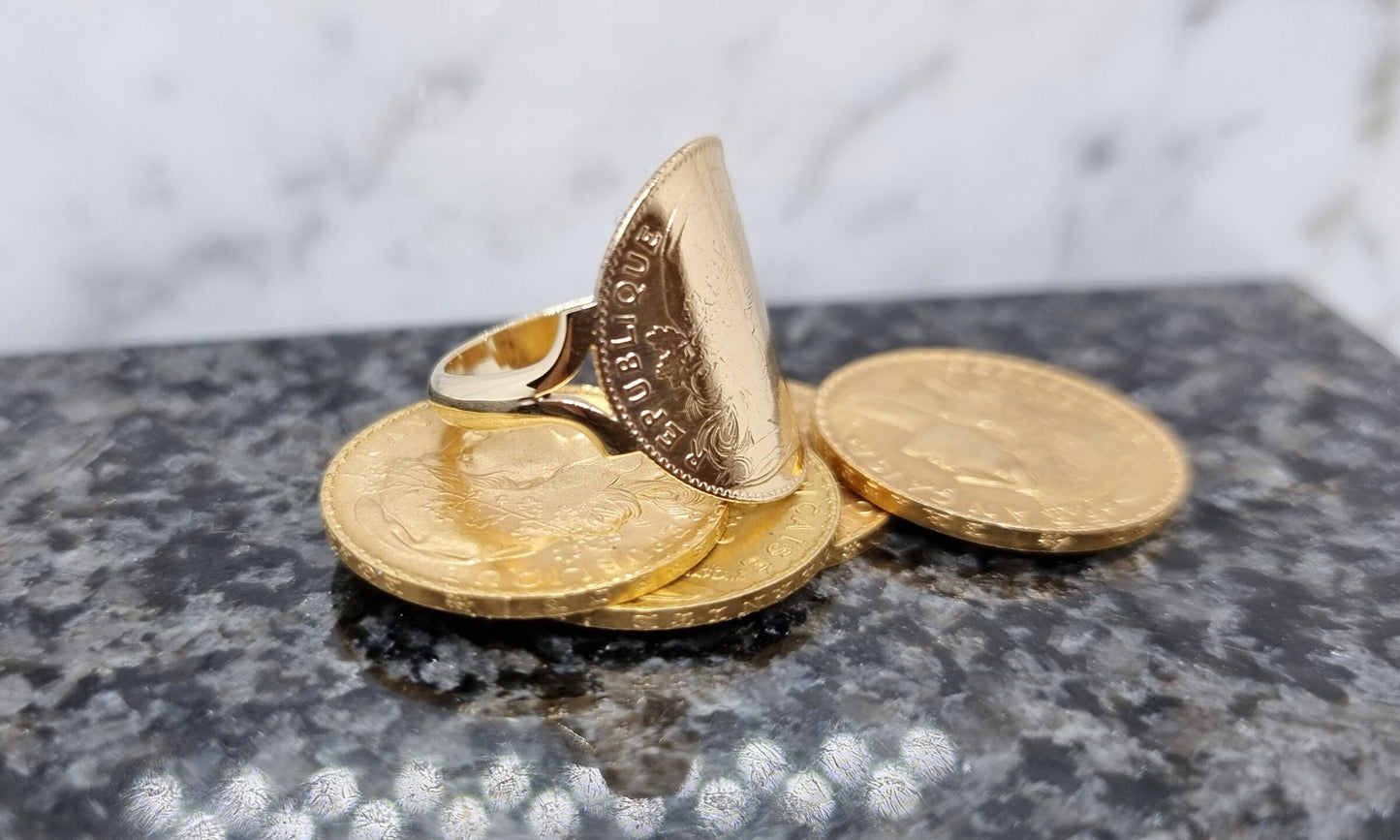 Bague pièce de monnaie 10 Francs Coq (Marianne) cintrée en or