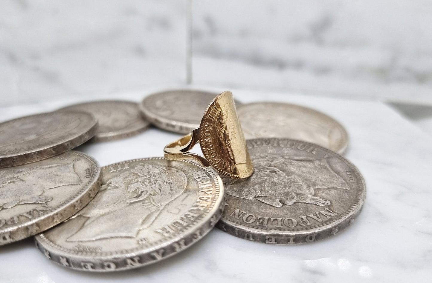 Bague pièce de monnaie 10 Francs Napoléon III tête laurée cintrée en or