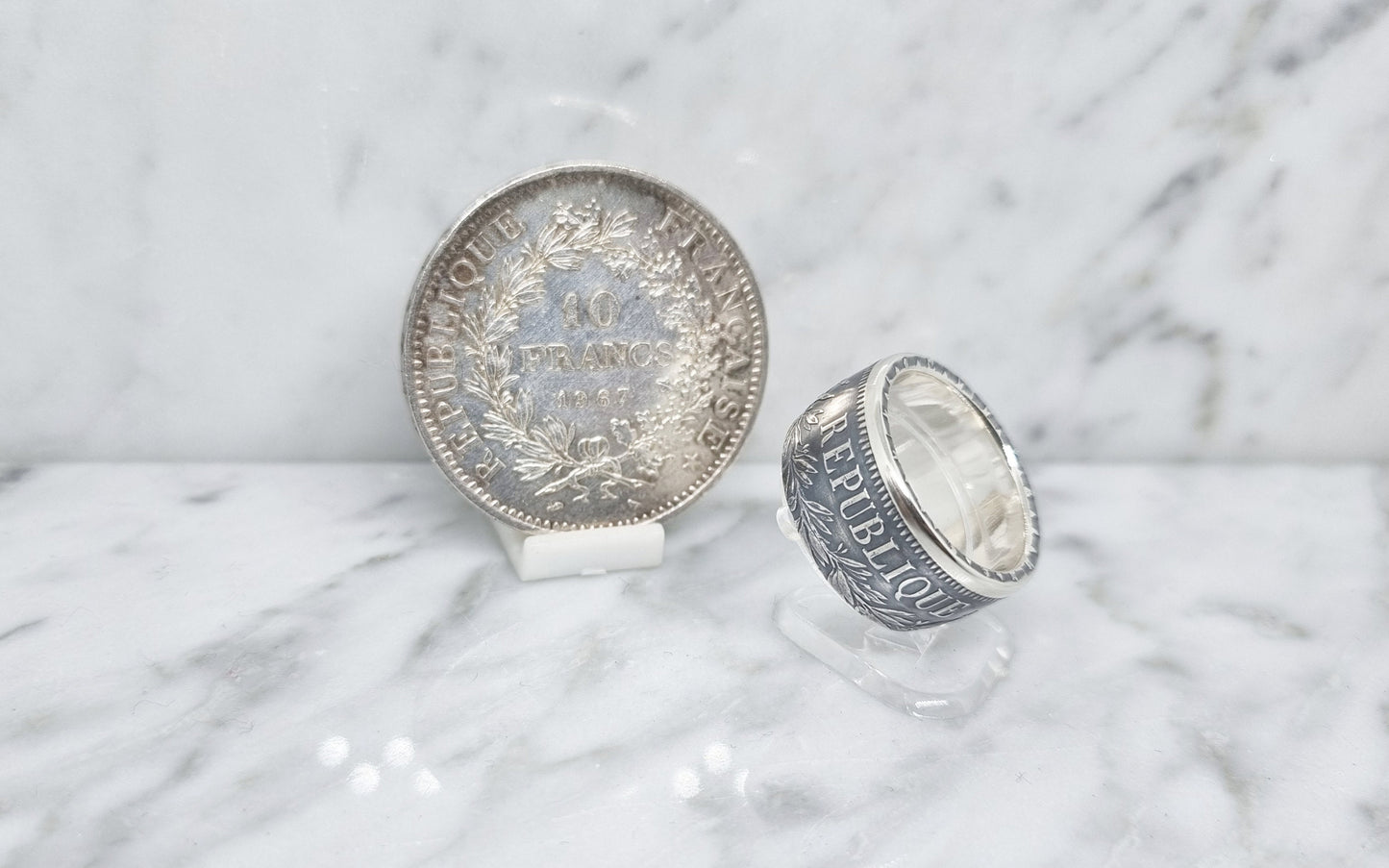 Bague pièce de monnaie 10 Francs Hercule en argent style alliance serti d'un saphir avec gravure (coin ring)