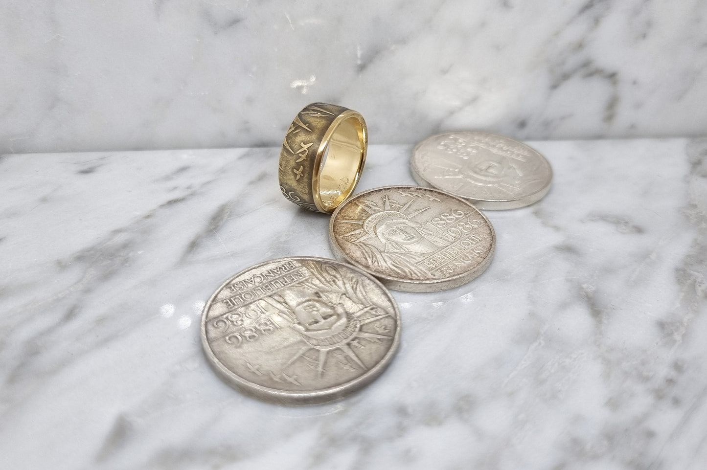 Bague pièce de monnaie 100 Francs Statue de la Liberté en or 920/1000 style alliance avec gravure (coin ring gold)