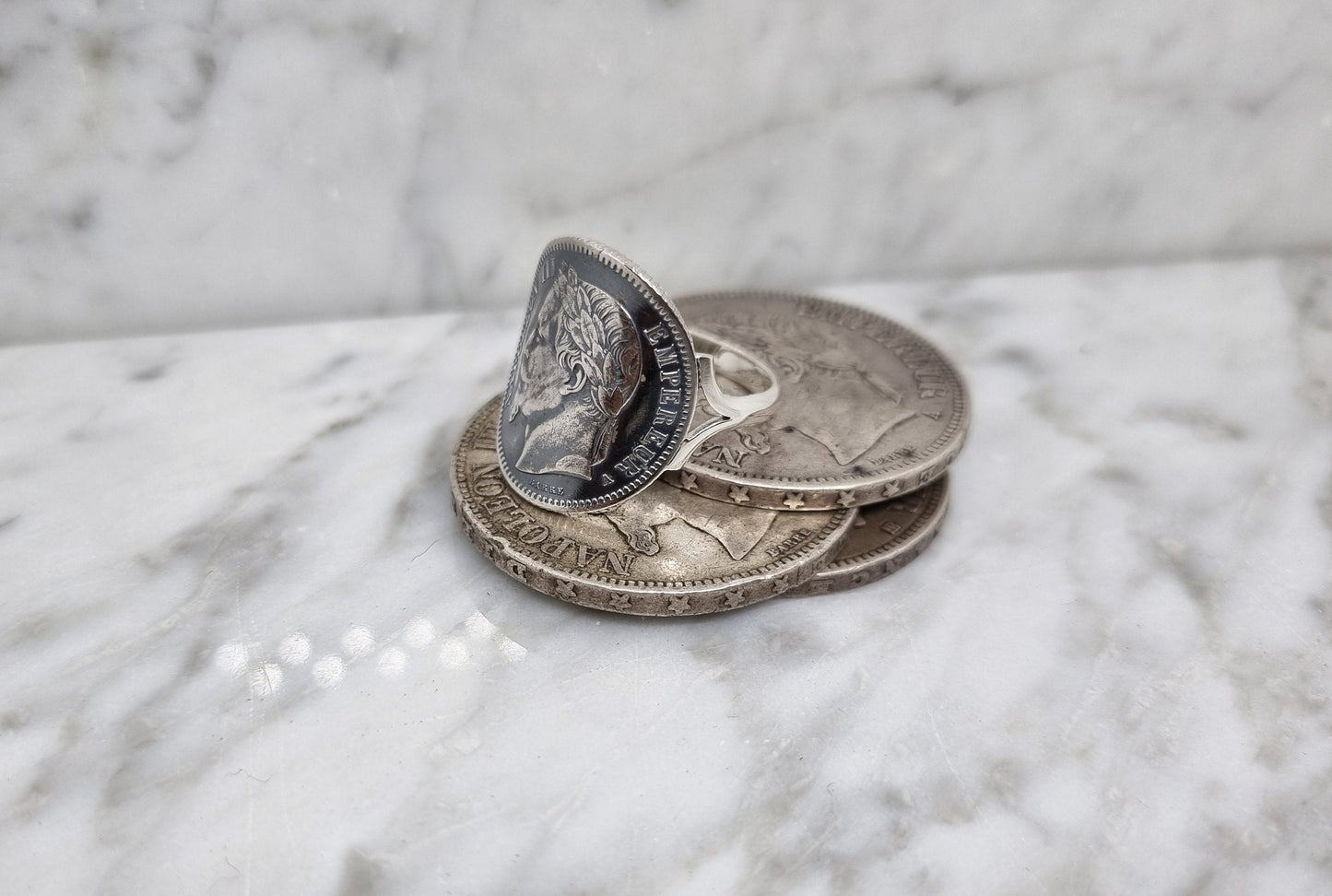 Bague pièce de monnaie 1 Franc Napoléon cintrée en argent.