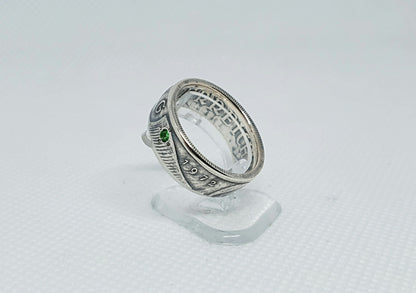 Bague pièce de monnaie 10 Shillings d'Autriche en argent serti d'une Tsavorite (coin ring)