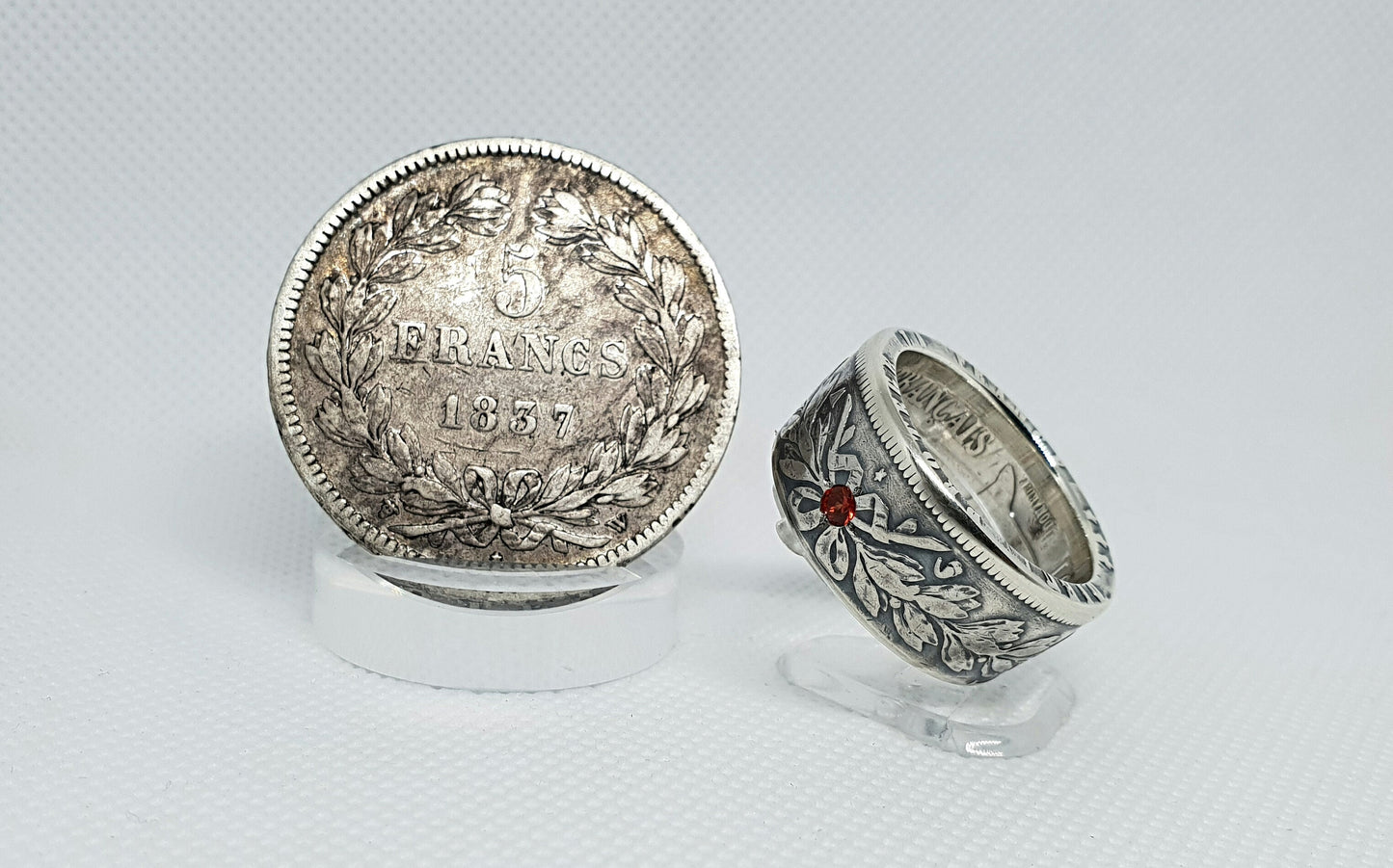 Bague pièce de monnaie 5 francs Louis Philippe en argent serti d''un rubis (coin ring)