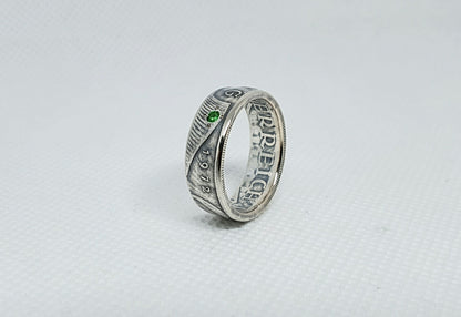 Bague pièce de monnaie 10 Shillings d'Autriche en argent serti d'une Tsavorite (coin ring)