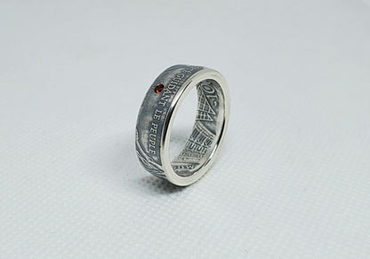 Bague pièce de monnaie 100 Francs "Liberté guidant le peuple" en argent serti d'un grenat (coin ring)