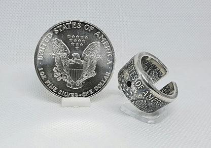 Bague pièce de monnaie 1 Dollar "American Silver Eagle" des Etats-Unis en argent serti d'un Spinelle noir (coin ring)