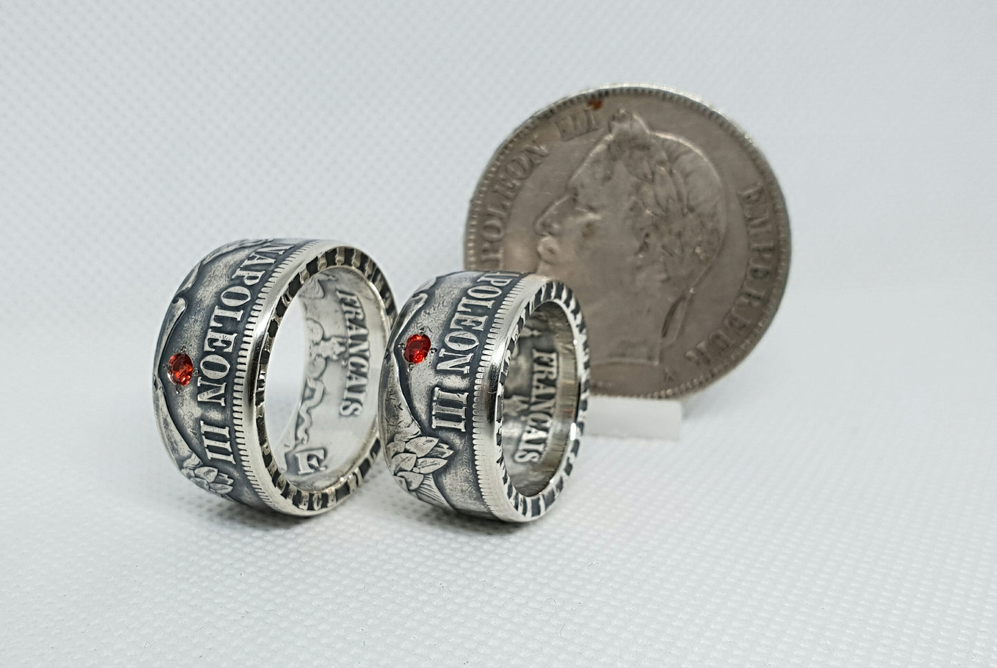 Ensemble Bague pièce de monnaie 5 et 5 Francs Napoléon III argent serti d'un rubis (coin ring)