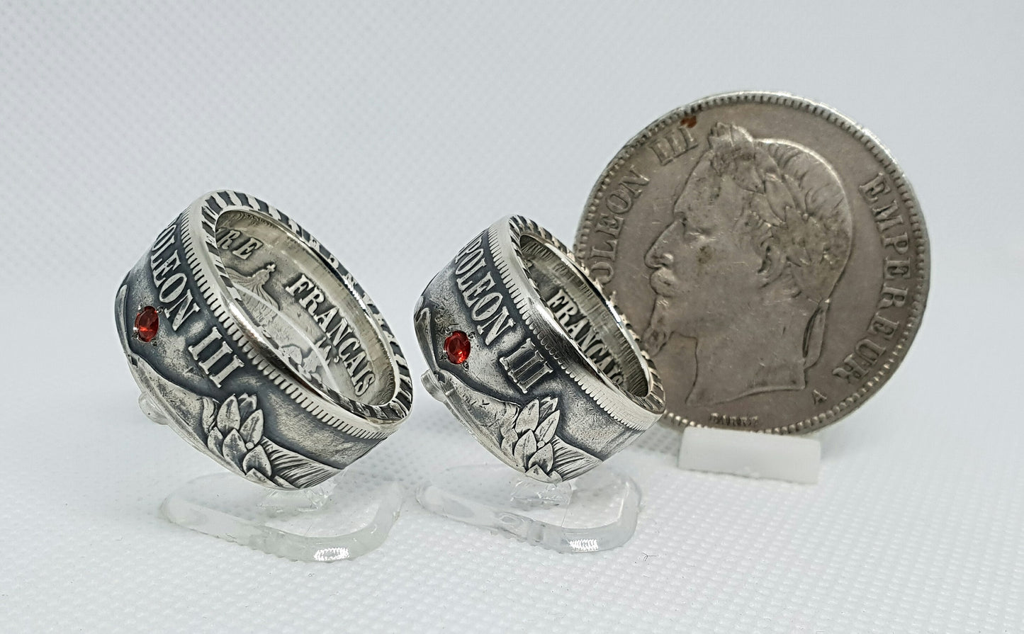 Ensemble Bague pièce de monnaie 5 et 5 Francs Napoléon III argent serti d'un rubis (coin ring)