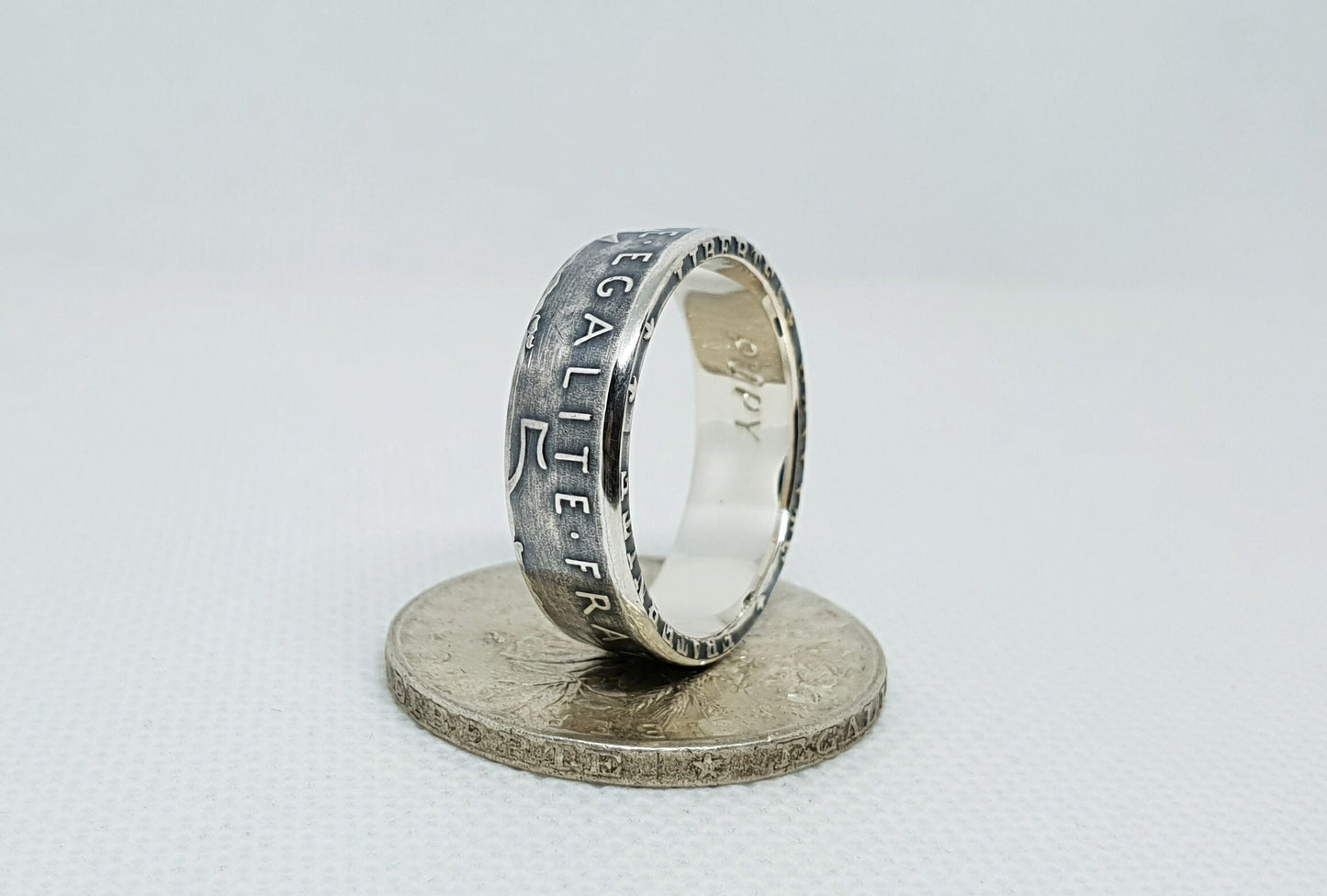 Bague pièce de monnaie 5 Francs Semeuse en argent style alliance avec gravure (coin ring)