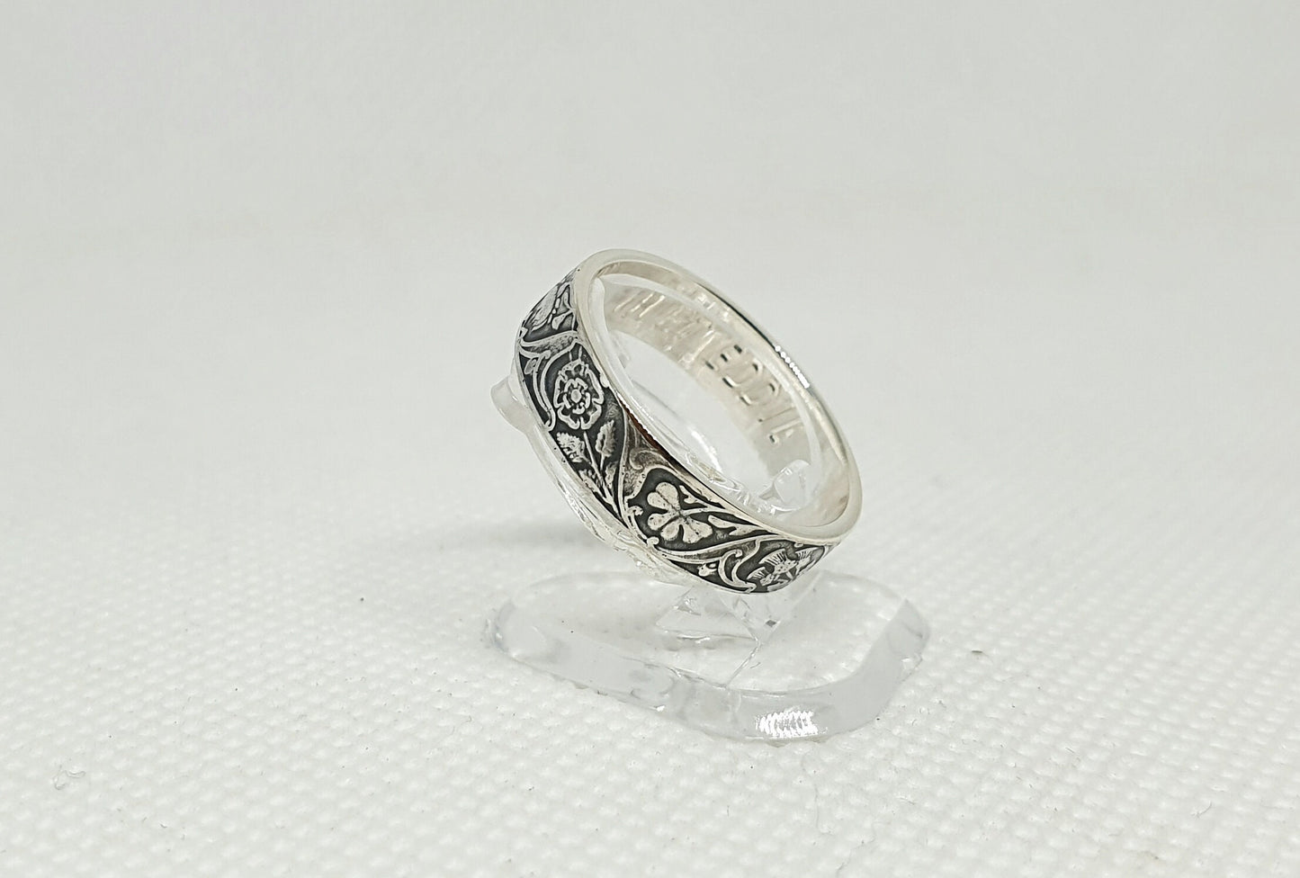 Bague pièce de monnaie Demi Rupee d'Inde en argent style alliance avec gravure (coin ring)