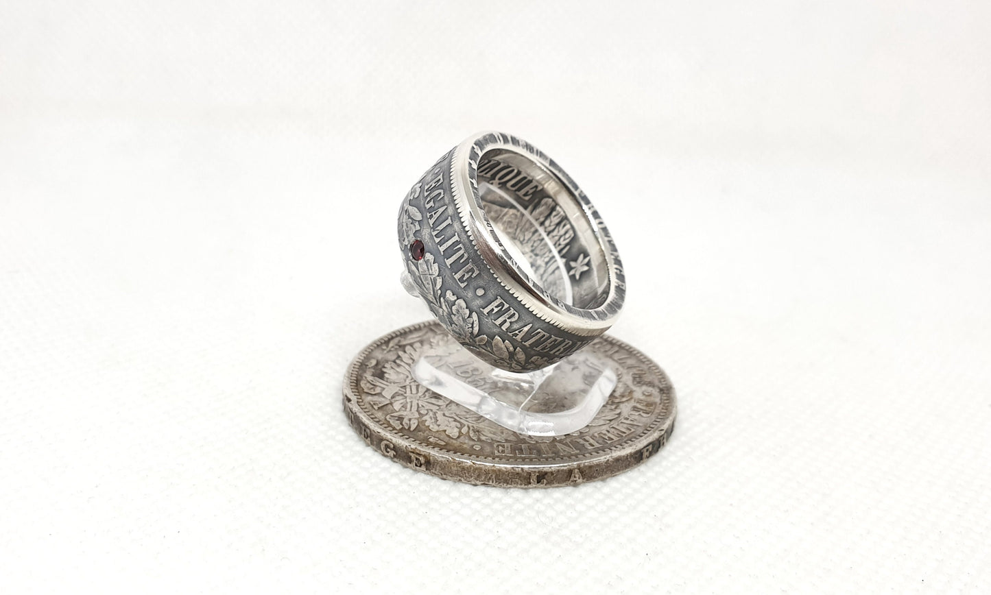 Bague pièce de monnaie 5 francs Cérès en argent serti d'un rubis (coin ring)