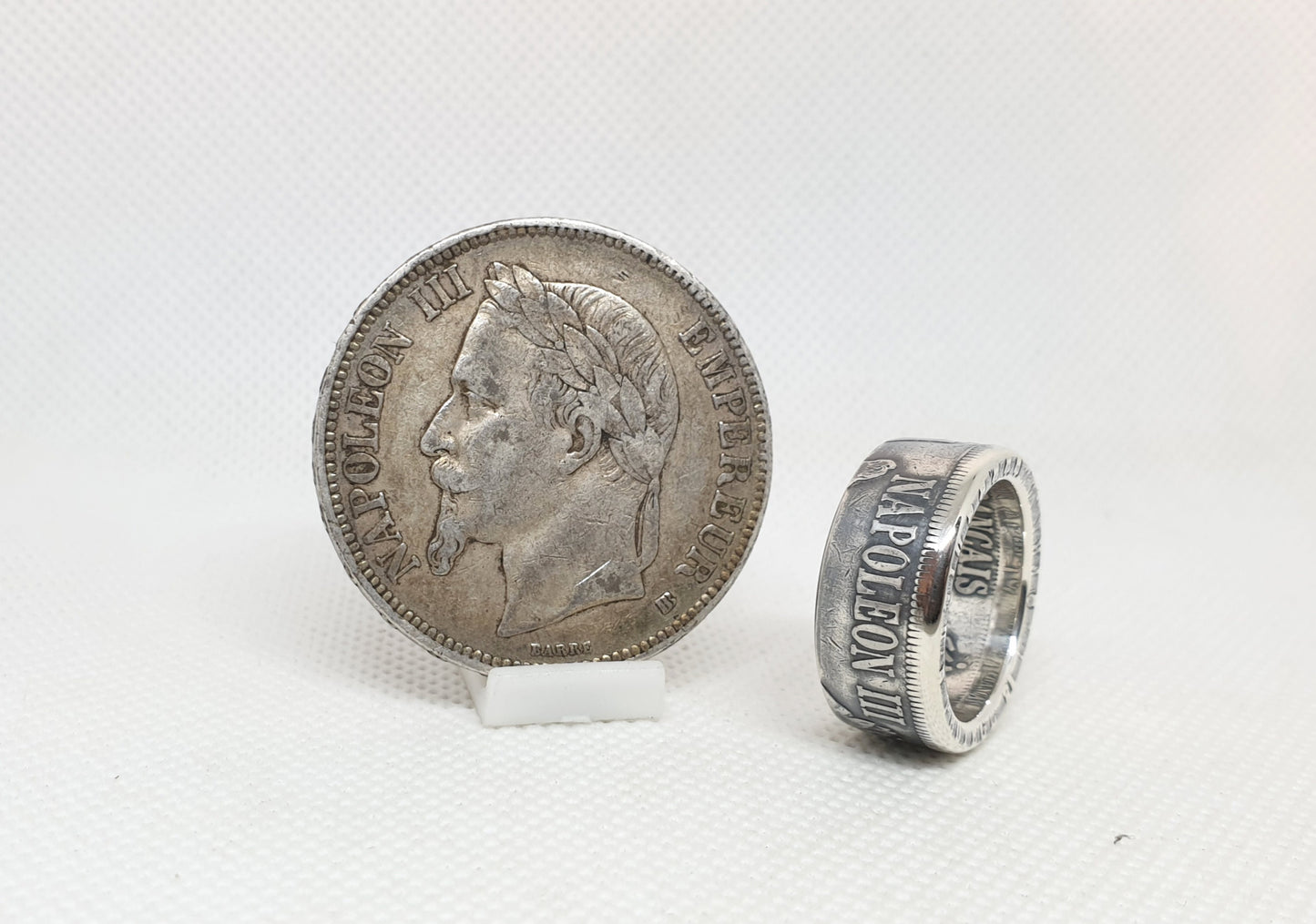 Bague pièce de monnaie 5 Francs Napoléon III visible en argent serti d'une tsavorite (coin ring)