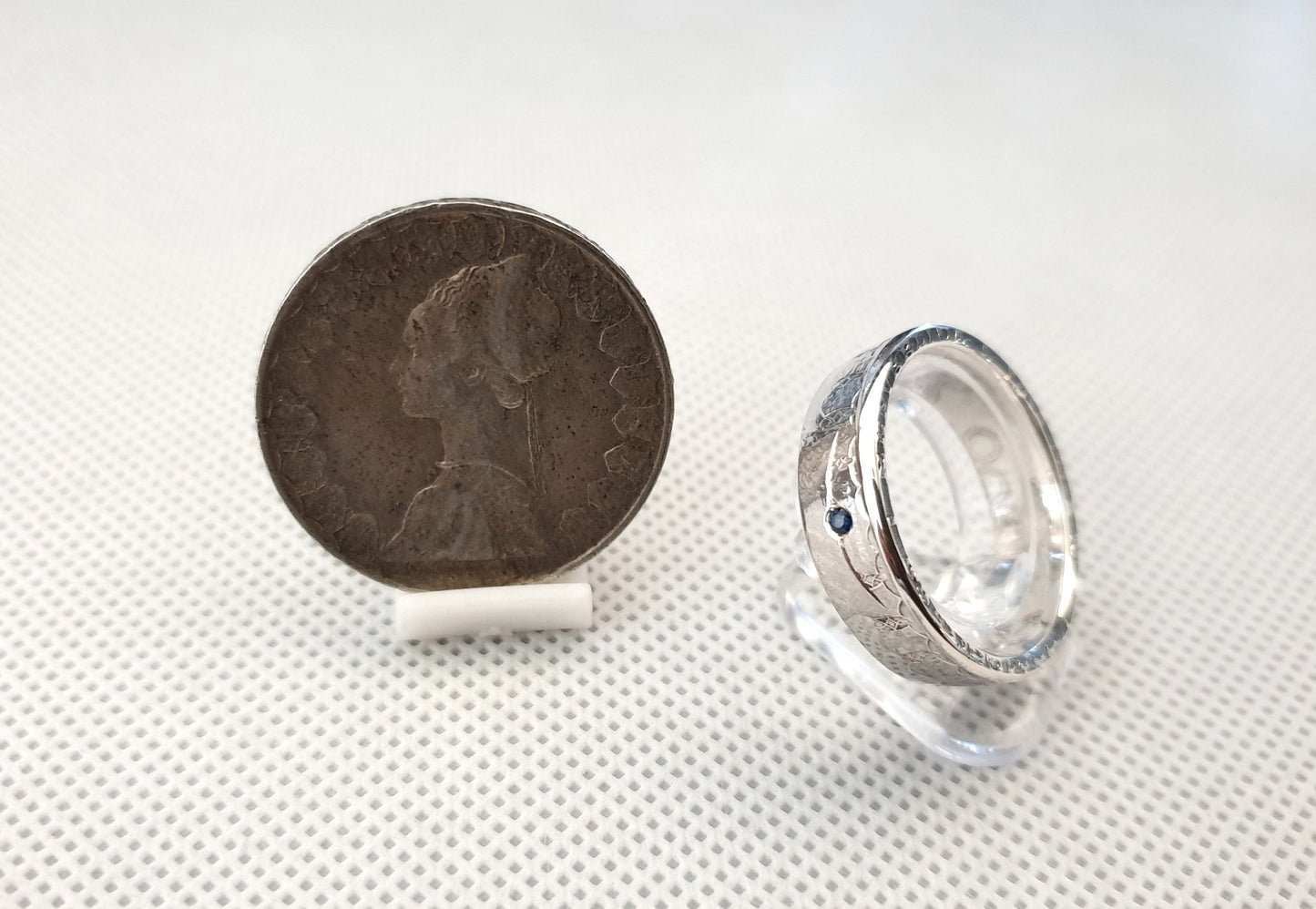 Bague pièce de monnaie 500 lires d’Italie en argent serti d'un saphir (coin ring)