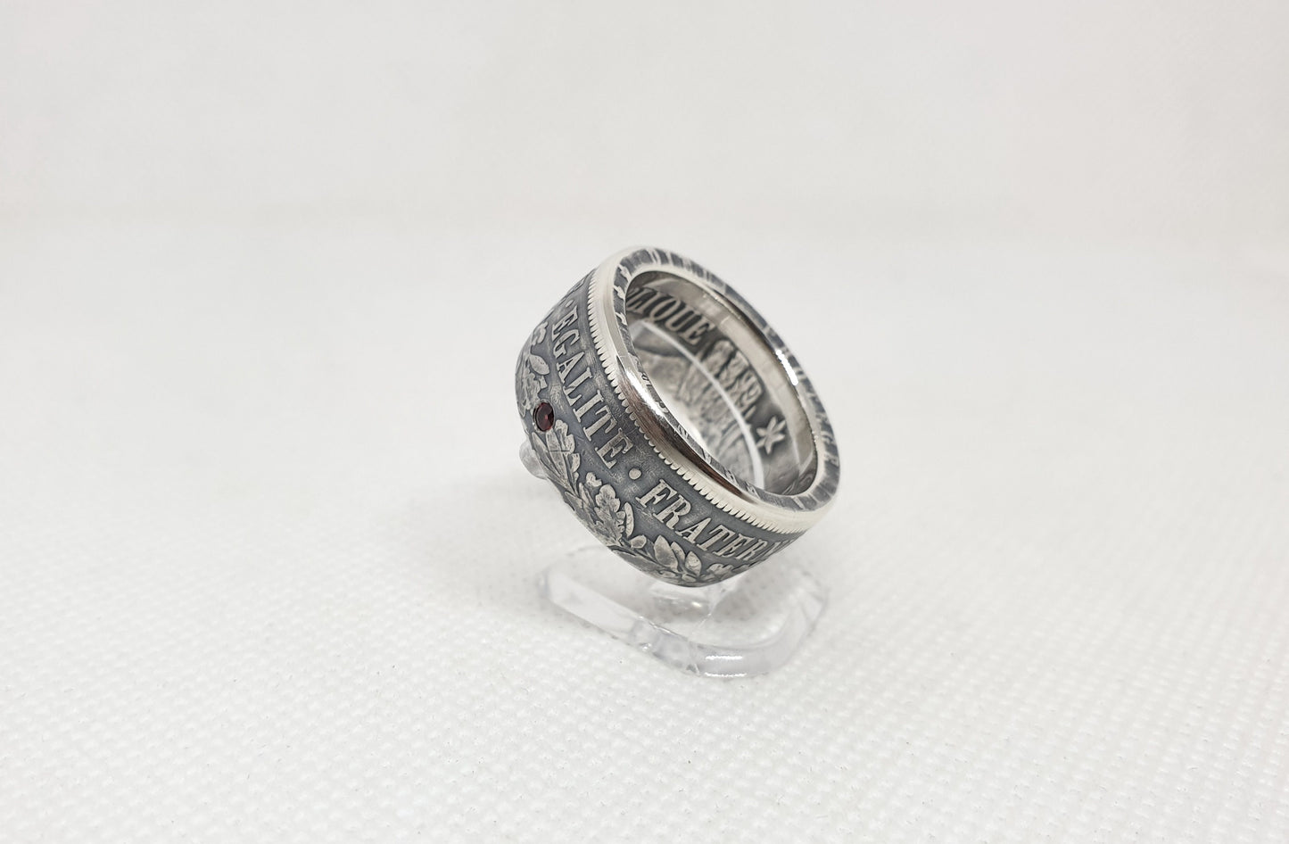 Bague pièce de monnaie 5 francs Cérès en argent serti d'un rubis (coin ring)