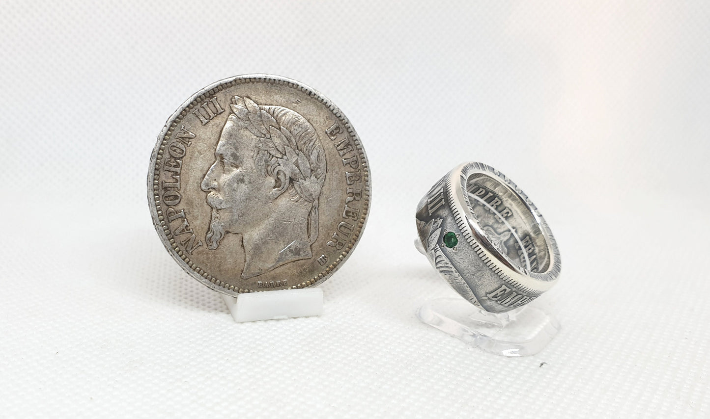 Bague pièce de monnaie 5 Francs Napoléon III visible en argent serti d'une tsavorite (coin ring)