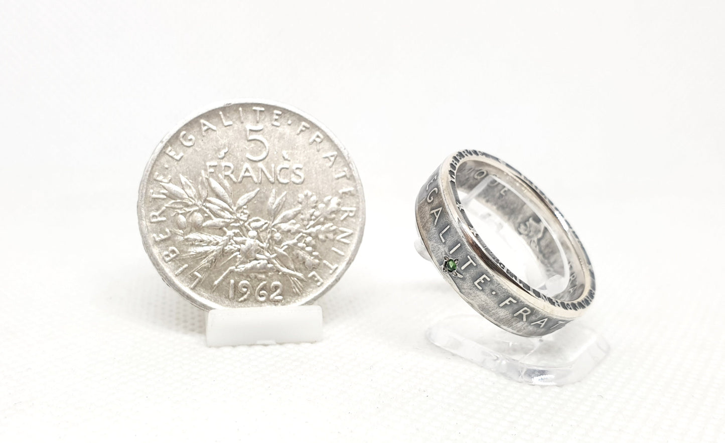 Bague pièce de monnaie 5 Francs Semeuse en argent serti d'une émeraude (coin ring)