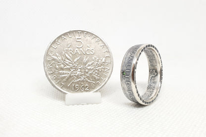 Bague pièce de monnaie 5 Francs Semeuse en argent serti d'une émeraude (coin ring)