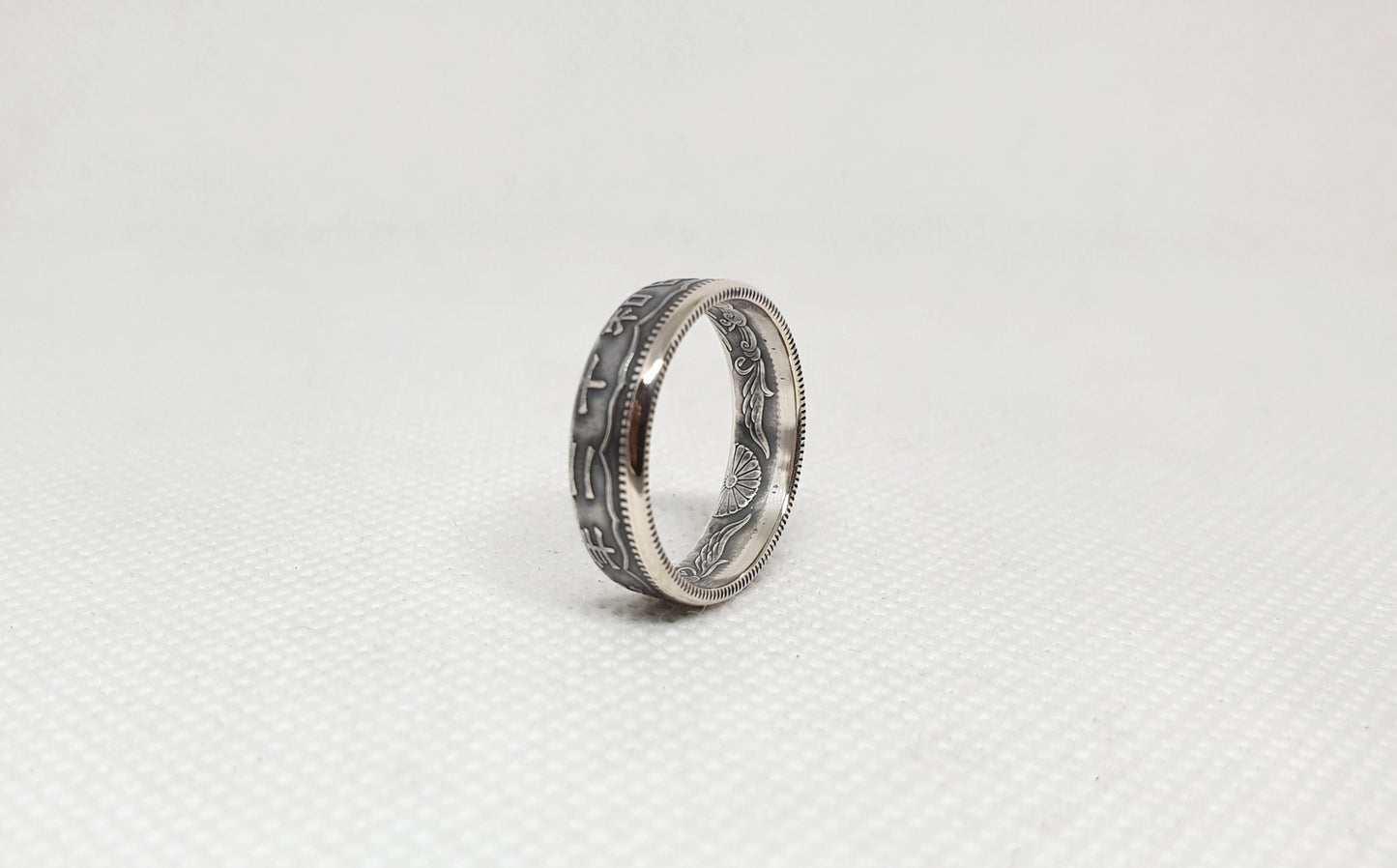 Bague pièce de monnaie 50 Sen du Japon en argent (coin ring)