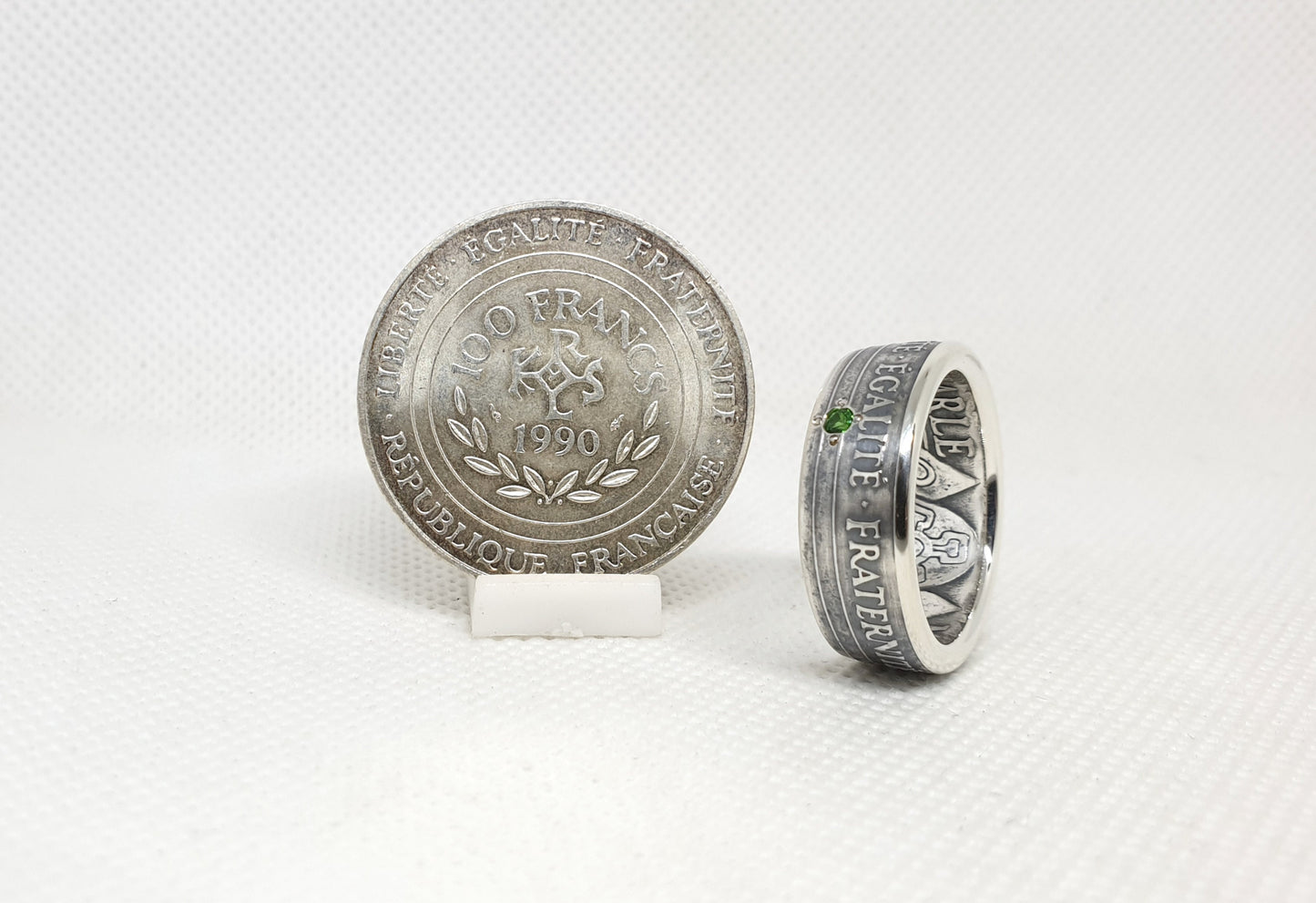 Bague pièce de monnaie 100 Francs "Charlemagne" en argent serti d'une tsavorite (coin ring)