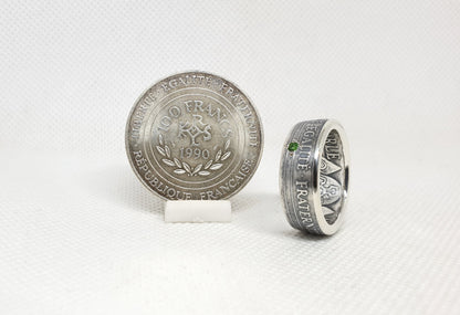 Bague pièce de monnaie 100 Francs "Charlemagne" en argent serti d'une tsavorite (coin ring)