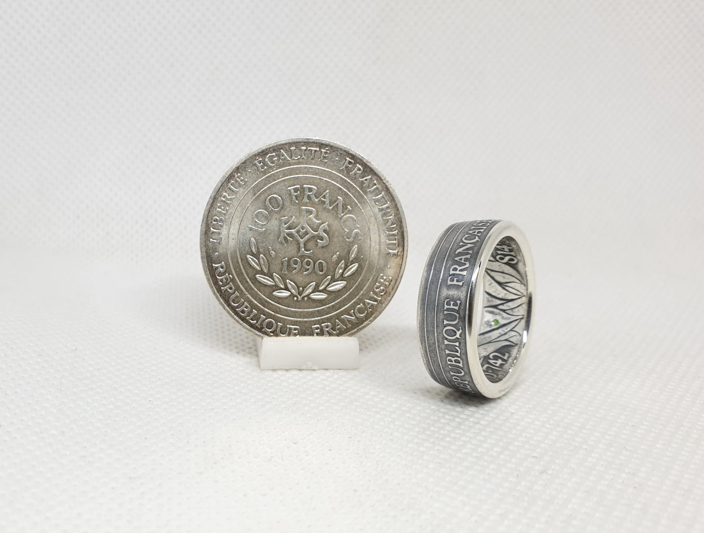 Bague pièce de monnaie 100 Francs "Charlemagne" en argent serti d'une tsavorite (coin ring)