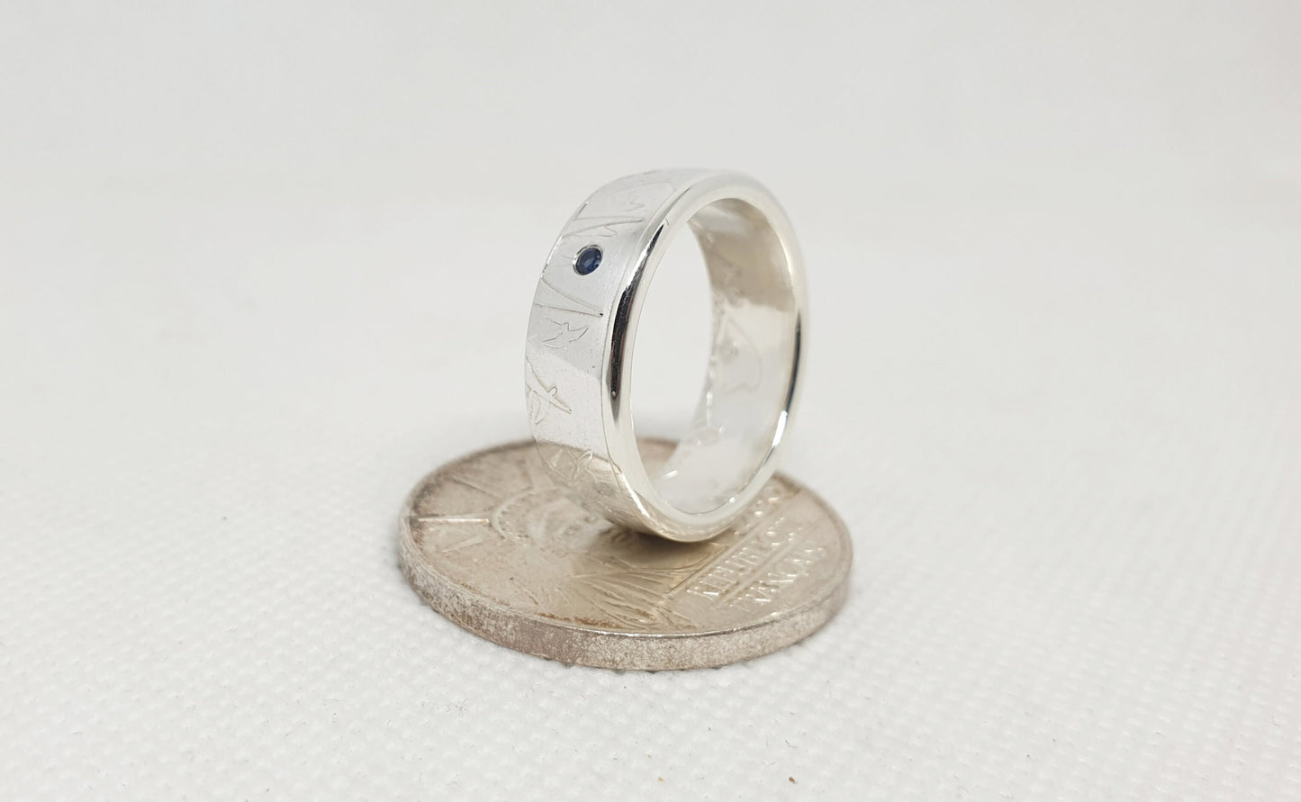 Bague pièce de monnaie 100 Francs "Statue de la liberté" en argent serti d'un saphir (coin ring)