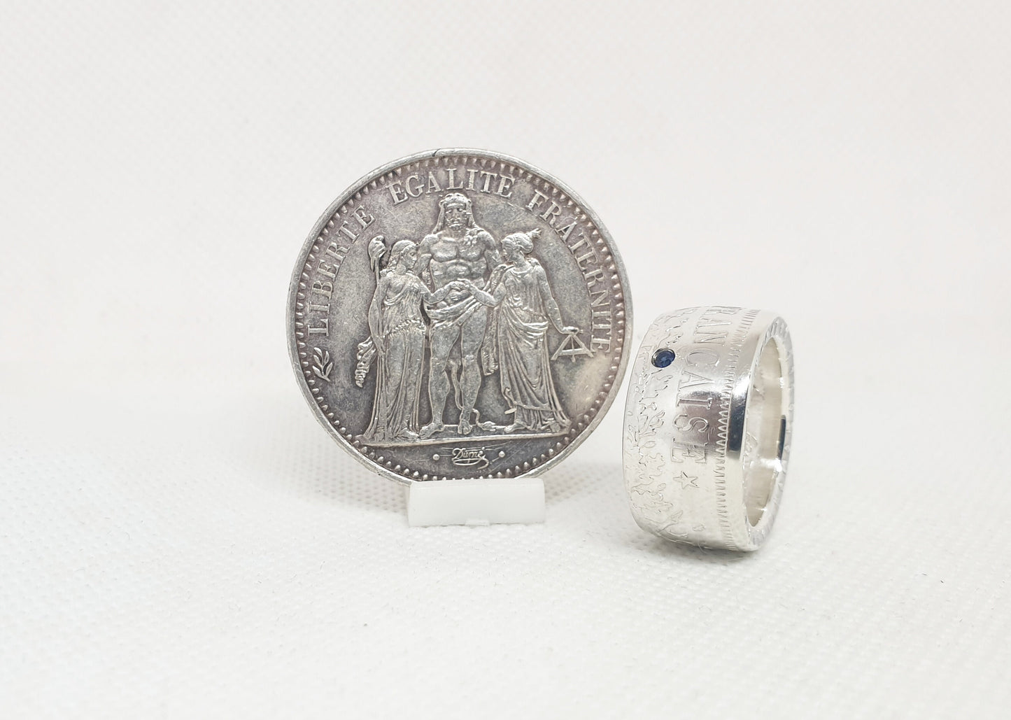 Bague pièce de monnaie 10 Francs Hercule en argent serti d'un saphir (coin ring)