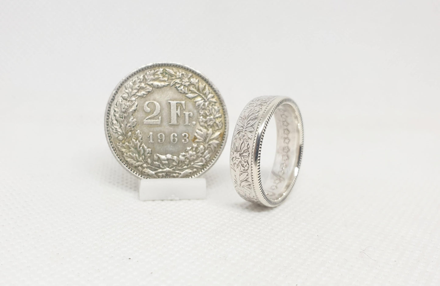 Bague pièce de monnaie 2 Francs Suisse en argent serti d'un rubis (coin ring)
