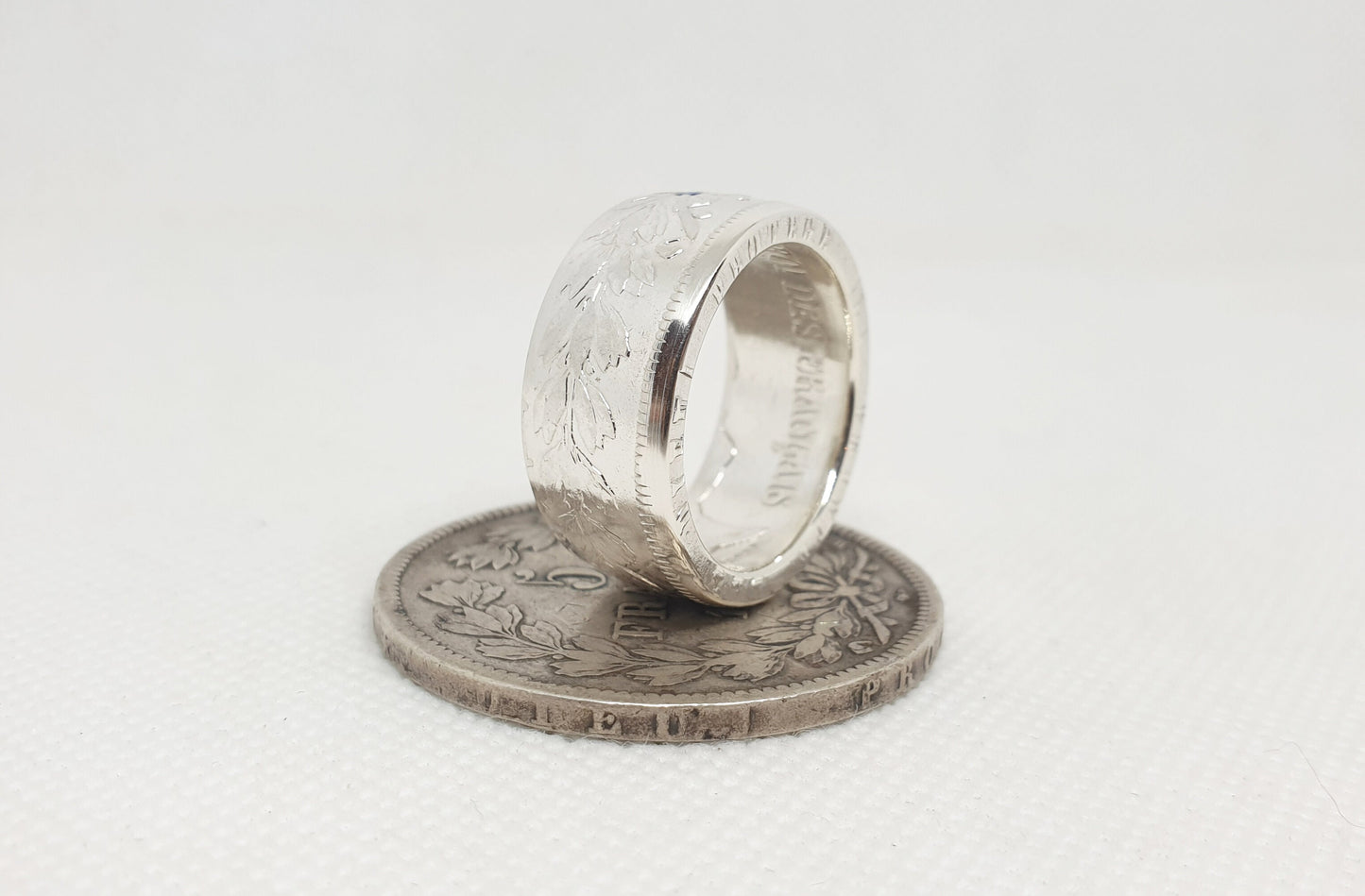 Bague pièce de monnaie 5 francs Louis Philippe en argent serti d'un saphir (coin ring)