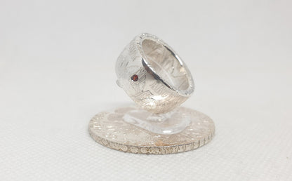 Bague pièce de monnaie 1 Thaler Marie Thérèse d'Autriche refrappée en argent serti d'un rubis (coin ring)