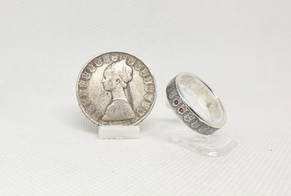 Bague pièce de monnaie 500 Lires d'Italie en argent style alliance serti de deux rubis avec gravure (coin ring)