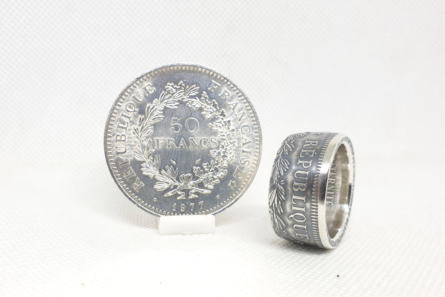 Bague pièce de monnaie 50 Francs Hercule en argent serti d'un saphir (coin ring)