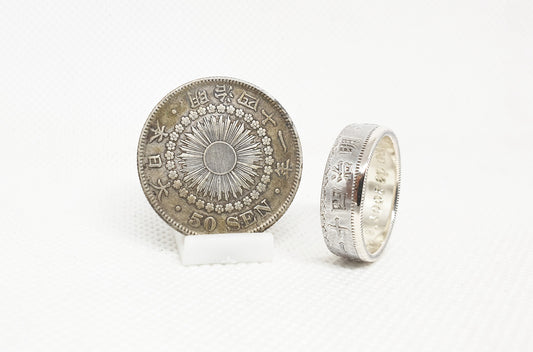 Bague pièce de monnaie 50 sen du japon en argent style alliance avec gravure (coin ring)