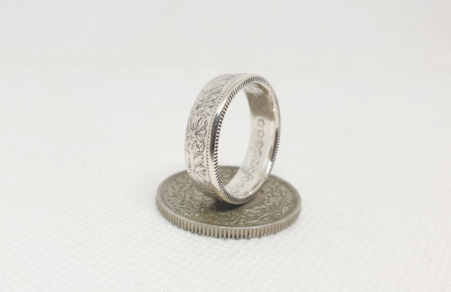 Bague pièce de monnaie 2 Francs Suisse en argent serti d'un rubis (coin ring)