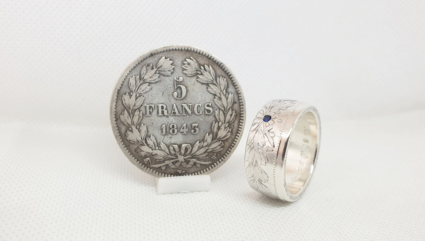 Bague pièce de monnaie 5 francs Louis Philippe en argent style alliance serti d'un saphir avec gravure (coin ring)