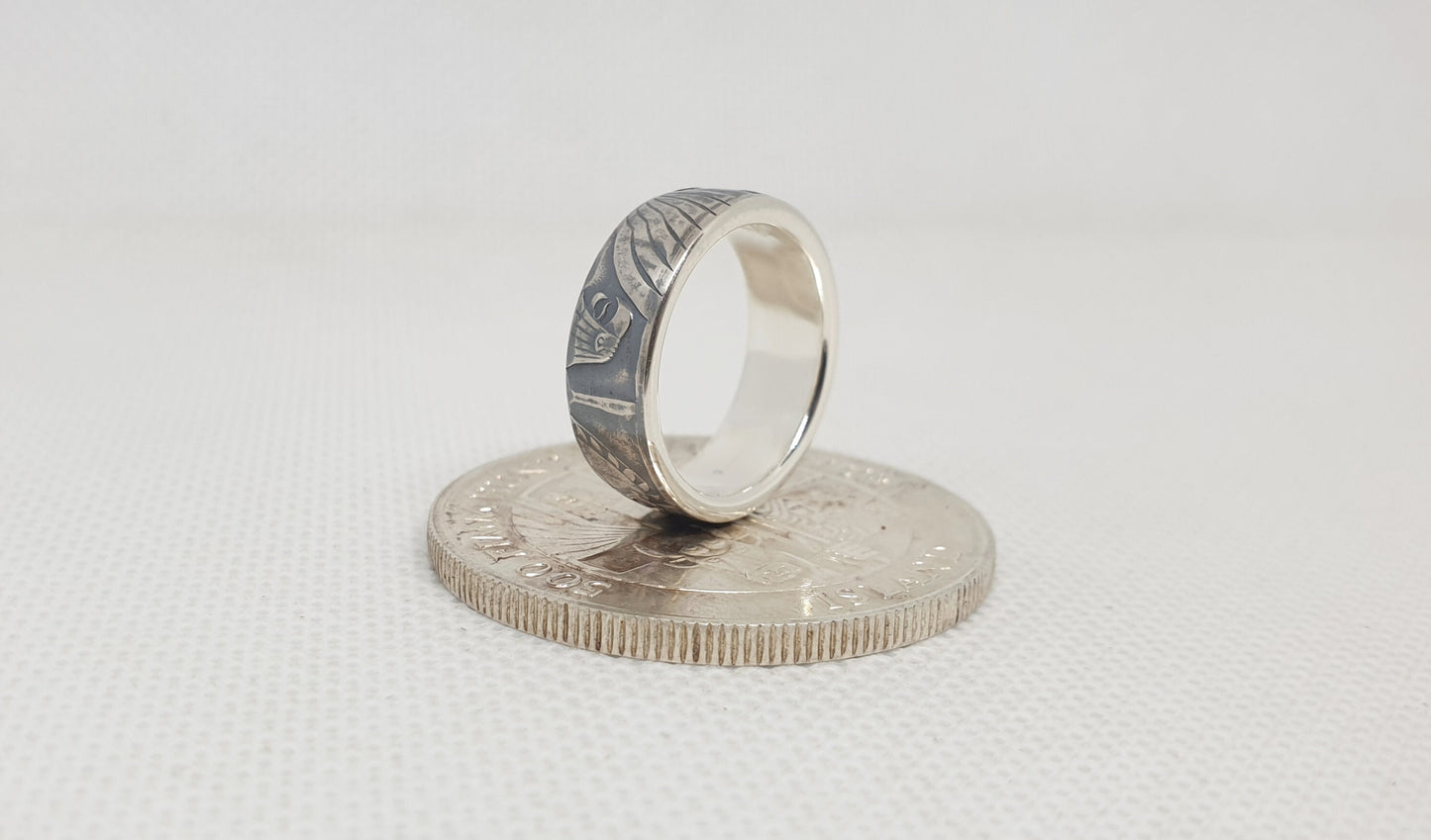 Bague pièce de monnaie 500 Kronur d'Islande en argent style alliance serti d'une améthyste avec gravure