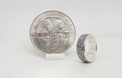 Bague pièce de monnaie 500 Kronur d'Islande en argent style alliance serti d'une améthyste avec gravure