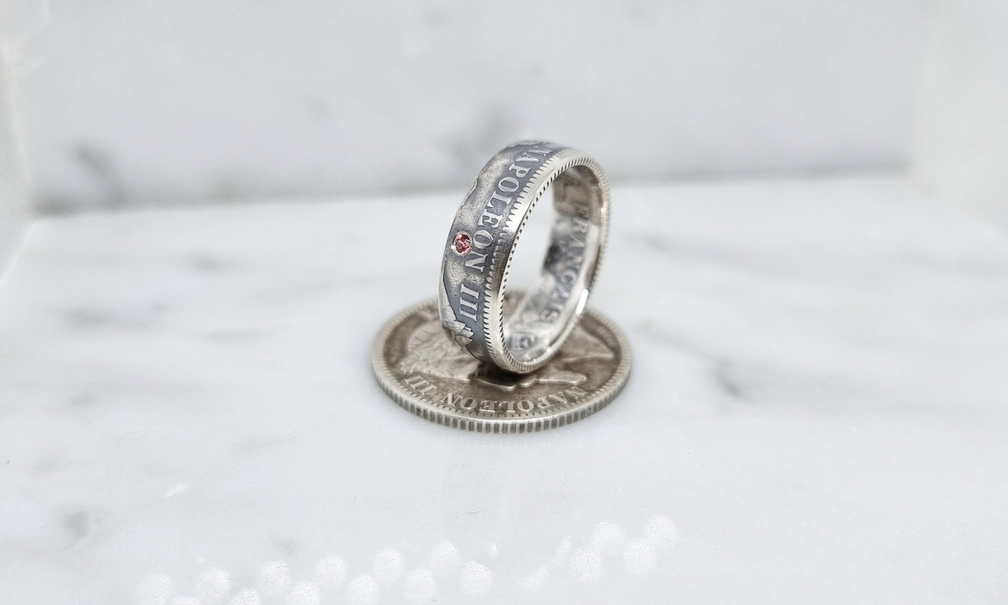 Bague pièce de monnaie 1 Franc Napoléon III visible en argent serti d'un rubis (coin ring)