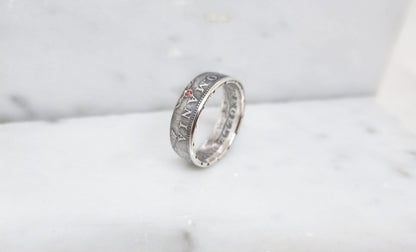 Bague pièce de monnaie 500 Lei Roumanie en argent serti d'un rubis (coin ring)