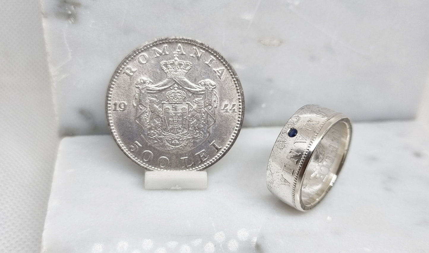 Bague pièce de monnaie 500 Lei Roumanie en argent serti d'un saphir (coin ring)