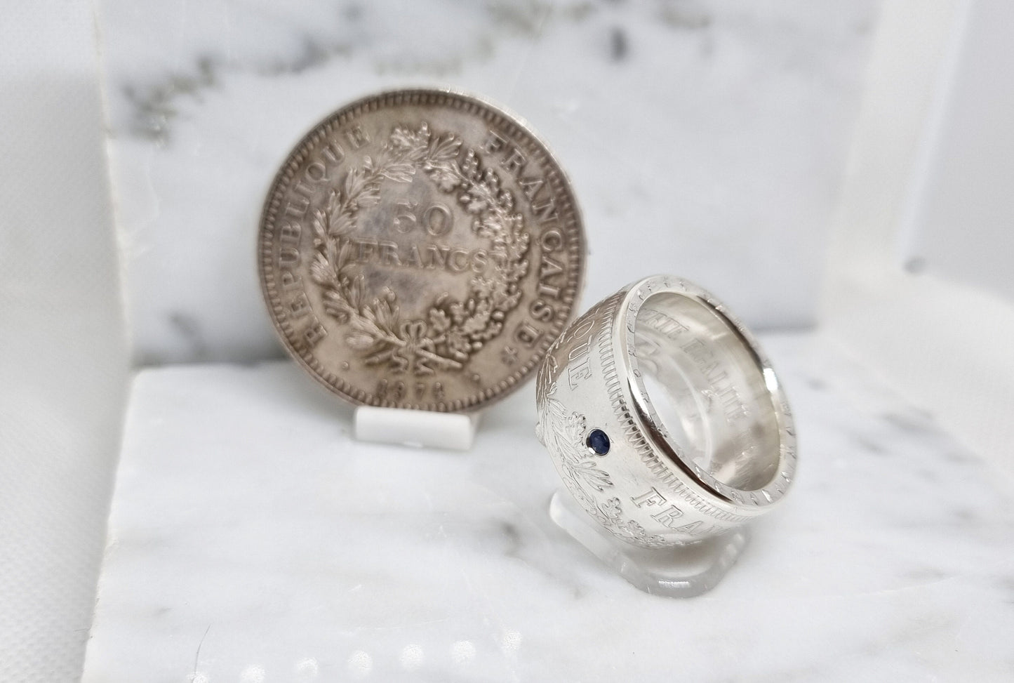 Bague pièce de monnaie 50 Francs Hercule en argent serti d'un saphir (coin ring)