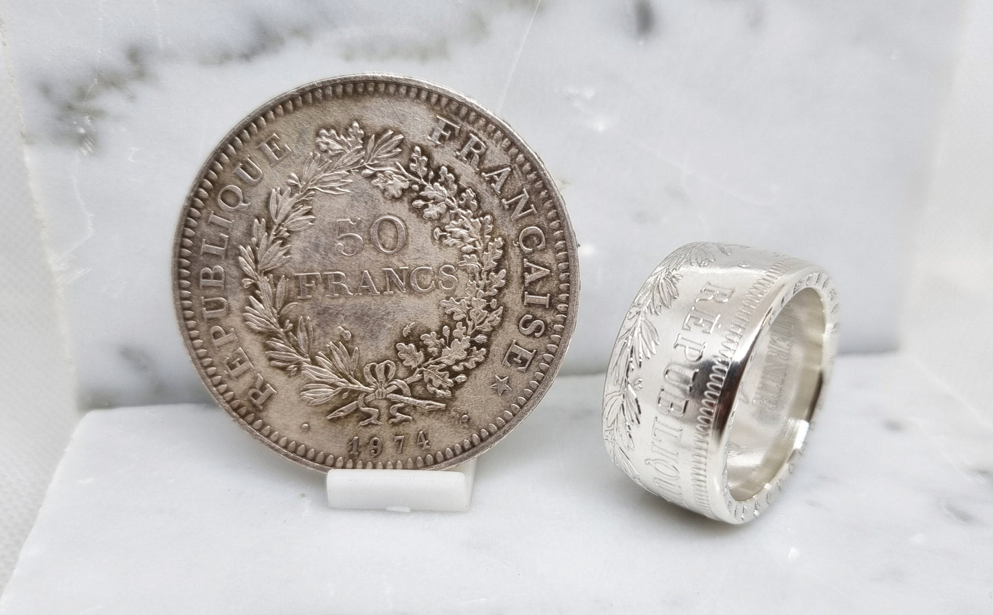 Bague pièce de monnaie 50 Francs Hercule en argent serti d'un saphir (coin ring)