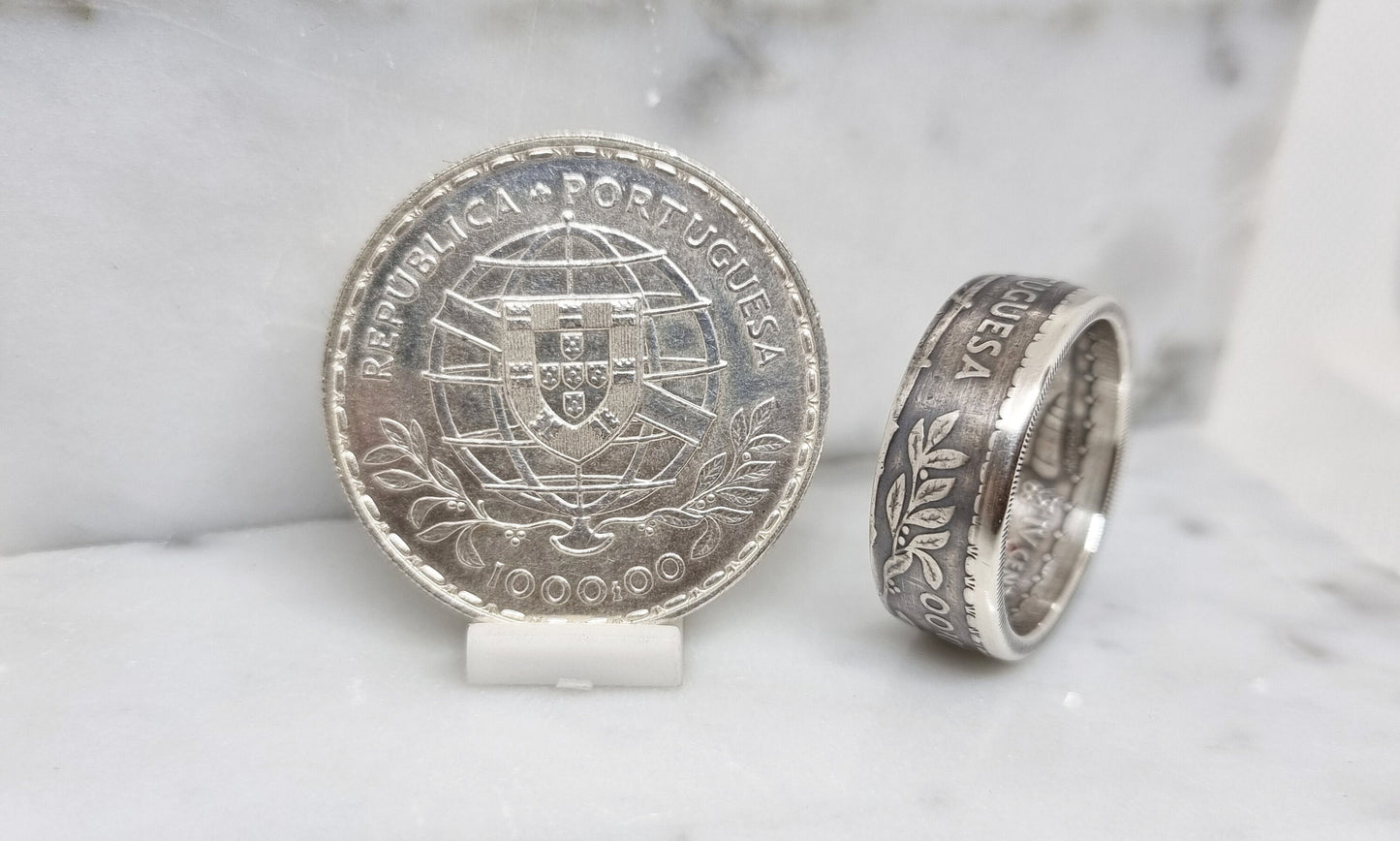 Bague pièce de monnaie 1000 Escudos " Louis de Camoes" du Portugal en argent serti d'une tsavorite, d'une citrine et d'un rubis (coin ring)