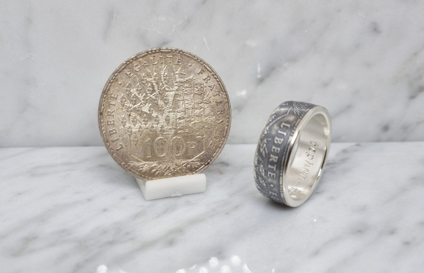 Bague pièce de monnaie 100 Francs "Panthéon" en argent style alliance avec gravure (coin ring)