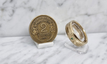 Bague pièce de monnaie 2 Francs Morlon serti d'une émeraude (coin ring)