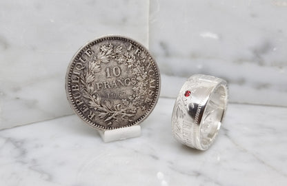 Bague pièce de monnaie 10 Francs Hercule en argent serti d'un rubis (coin ring)